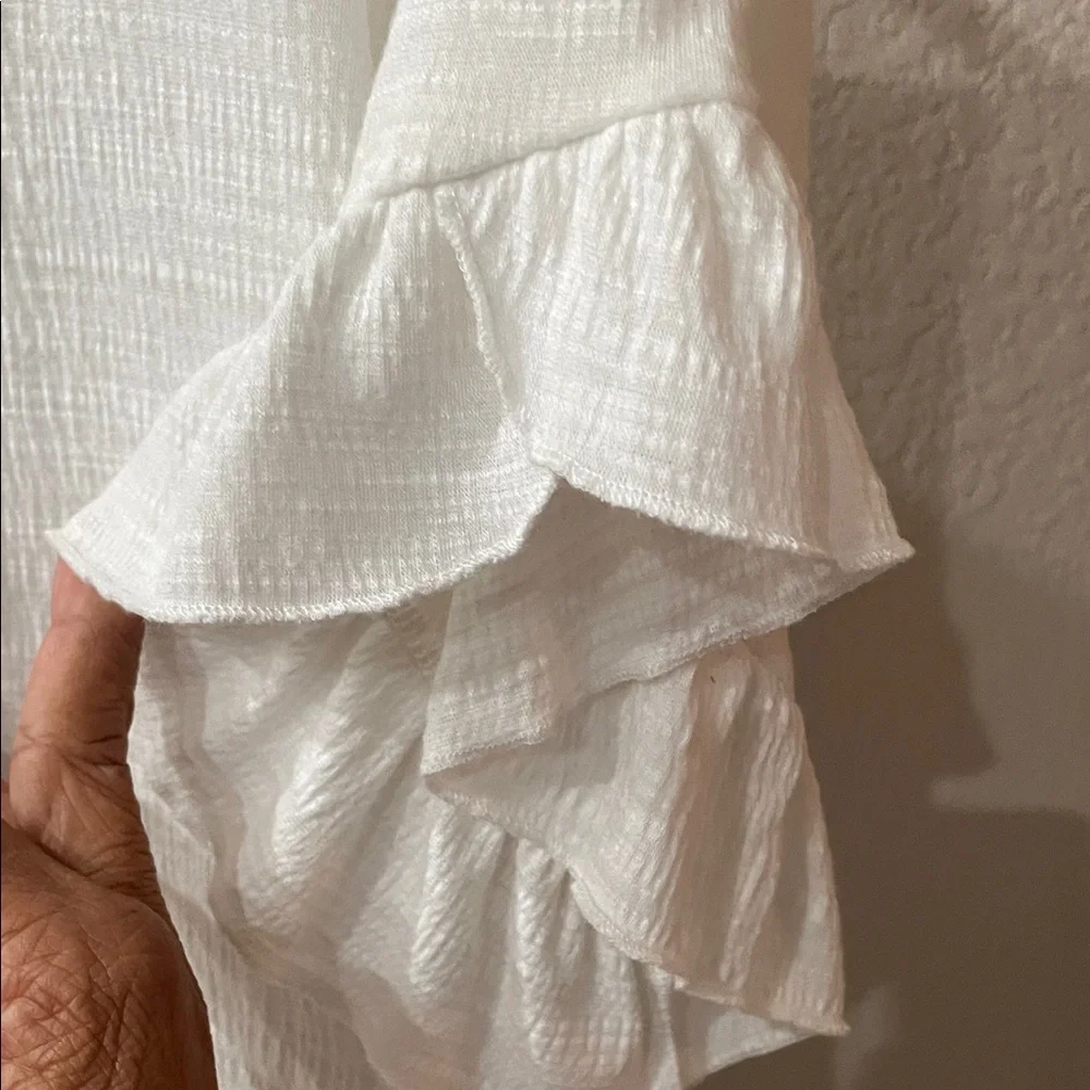 Cable & Gauge White Textured Blouse with Ruffle Sleeves ladies SZ M - Picture 4 of 9